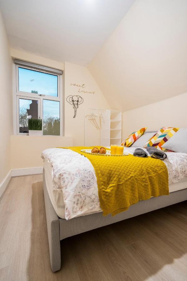 Deluxe 2-Bedroom Flat With Free Parking Birmingham Kültér fotó